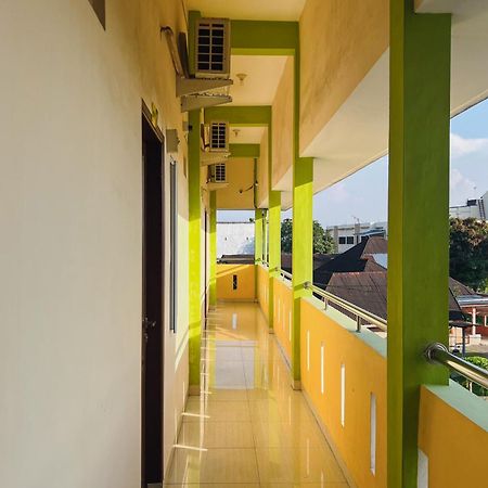 Teratai Residence Mitra Reddoorz メダン エクステリア 写真