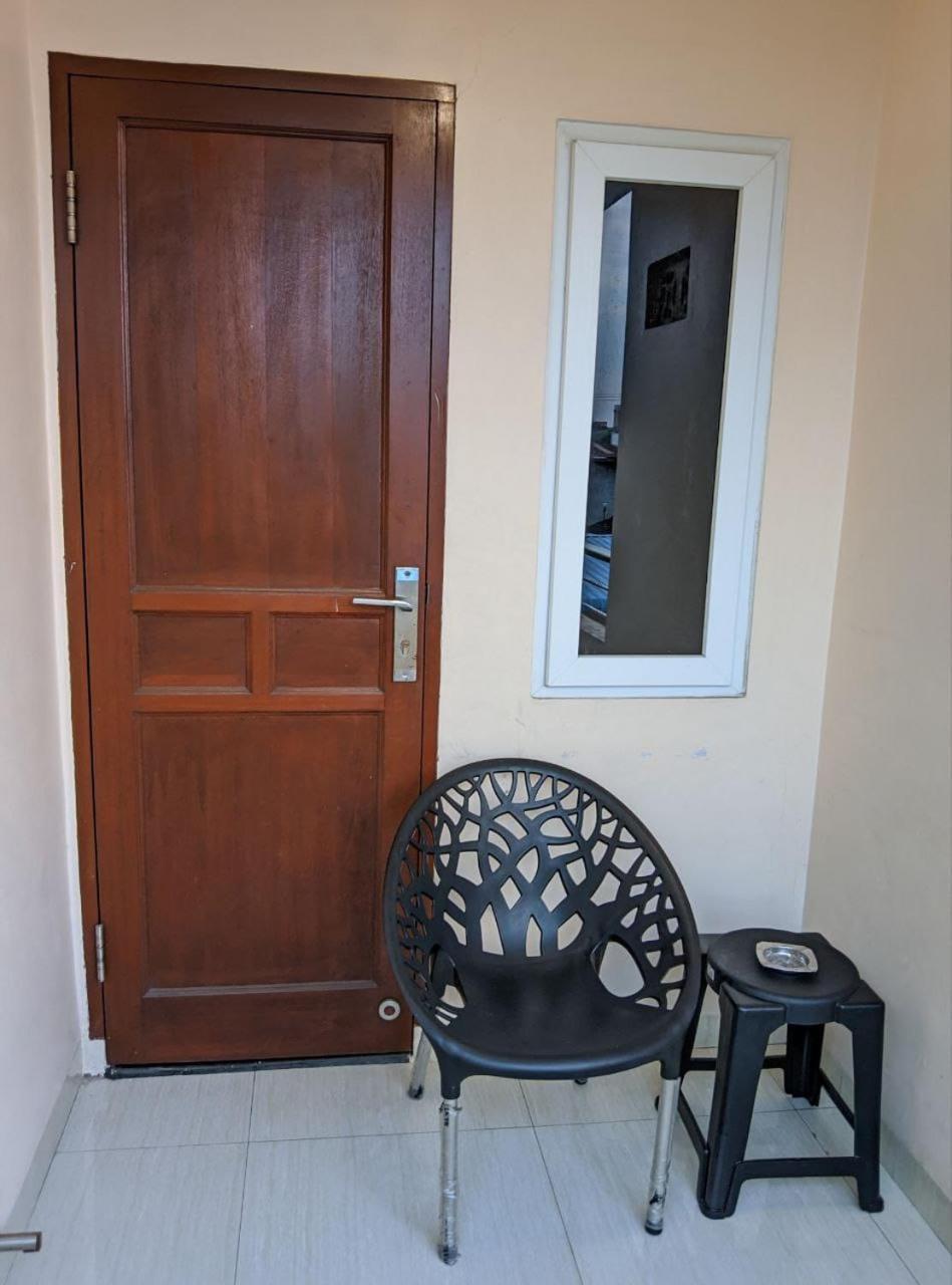 Teratai Residence Mitra Reddoorz メダン エクステリア 写真