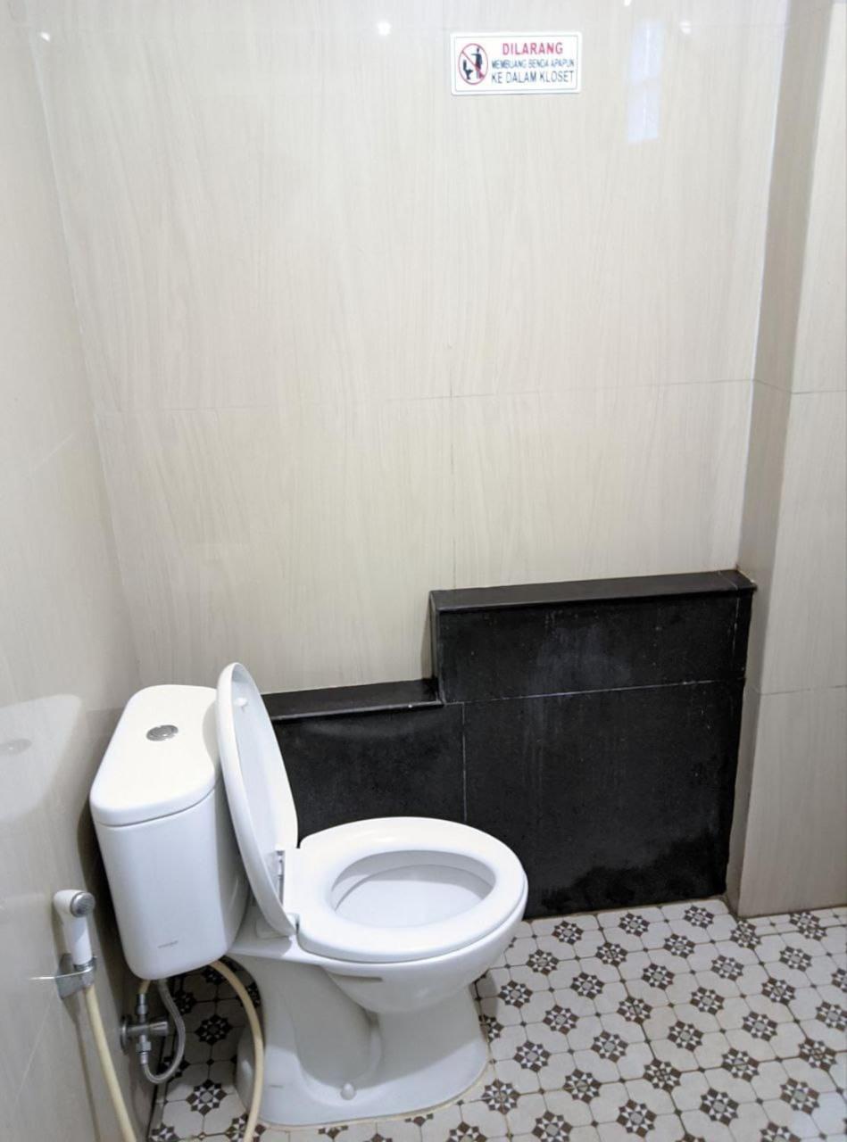 Teratai Residence Mitra Reddoorz メダン エクステリア 写真